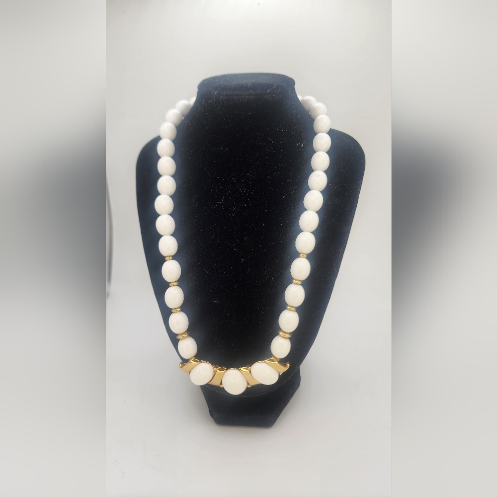 Trifari Elegant White and Gold Beaded Necklace